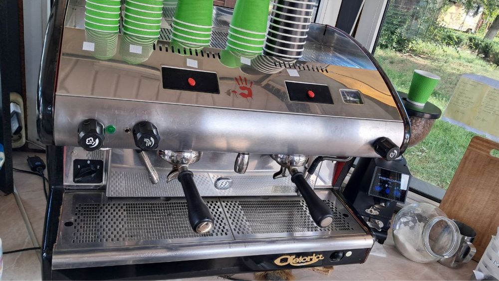 Професійна кавомашина