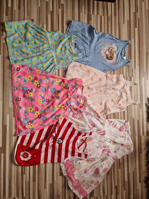 Sprzedam zestaw ciuszków rozmiar 92/98 - 24 szt