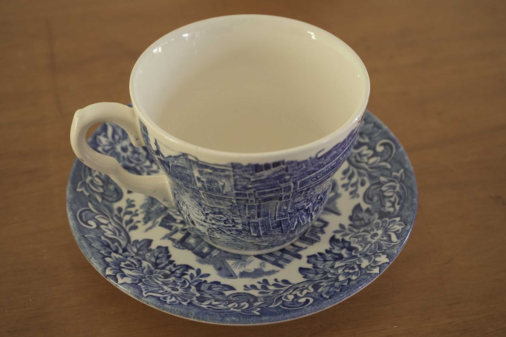 8 Peças Porcelana Coleção