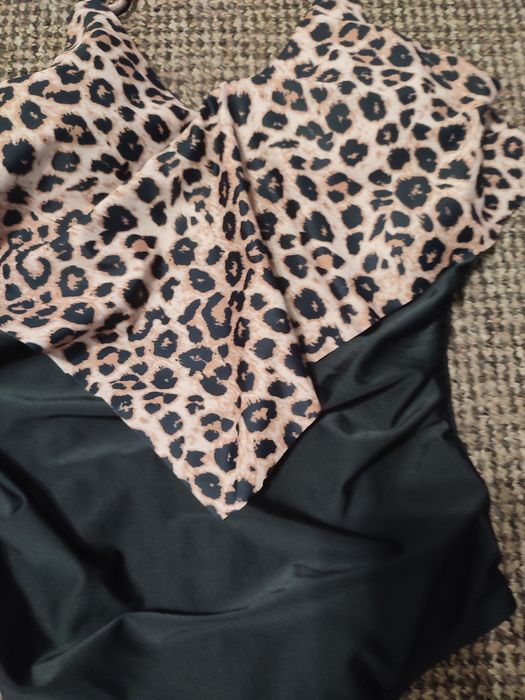 Купальник чорний леопринт