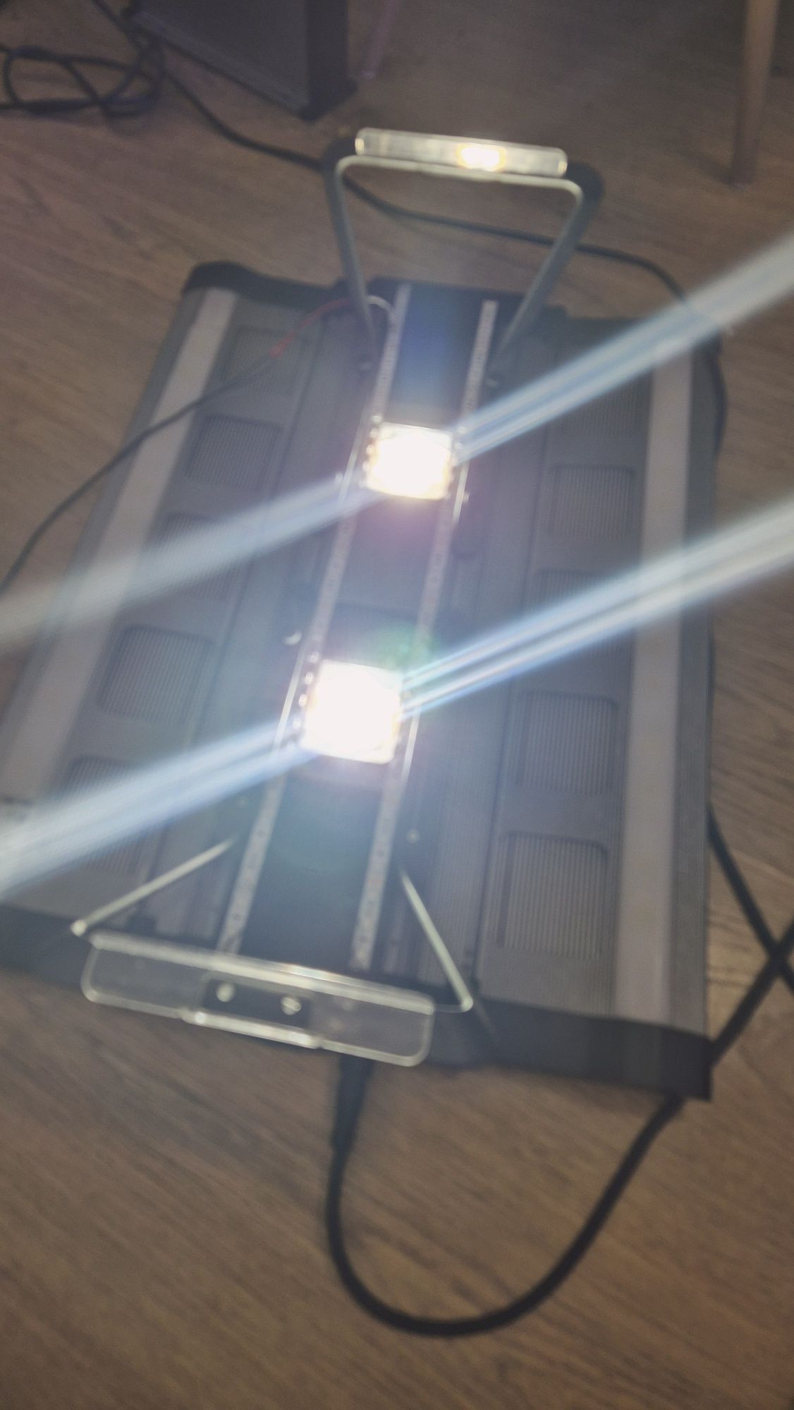 Lampa LED Maxspect Recurve R6- 060 160W do akwarium morskiego
https://