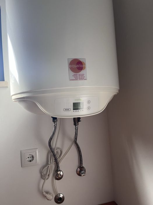 Termo-acumulador com resistencia trocada ha 2 anos.