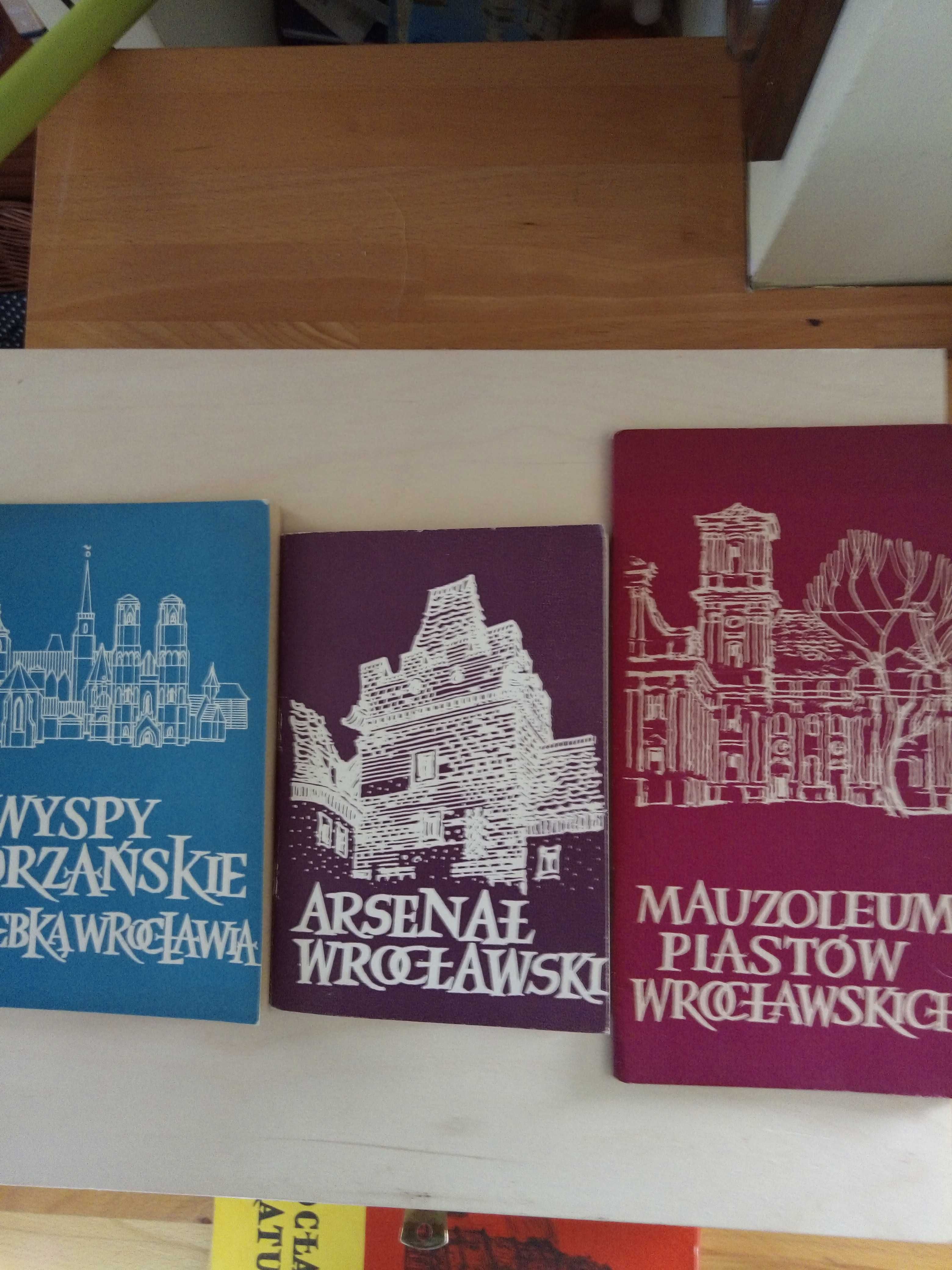 PRL lata  1973 - 1976 - Wrocław z rysunkami  Ryszarda Natusiewicza