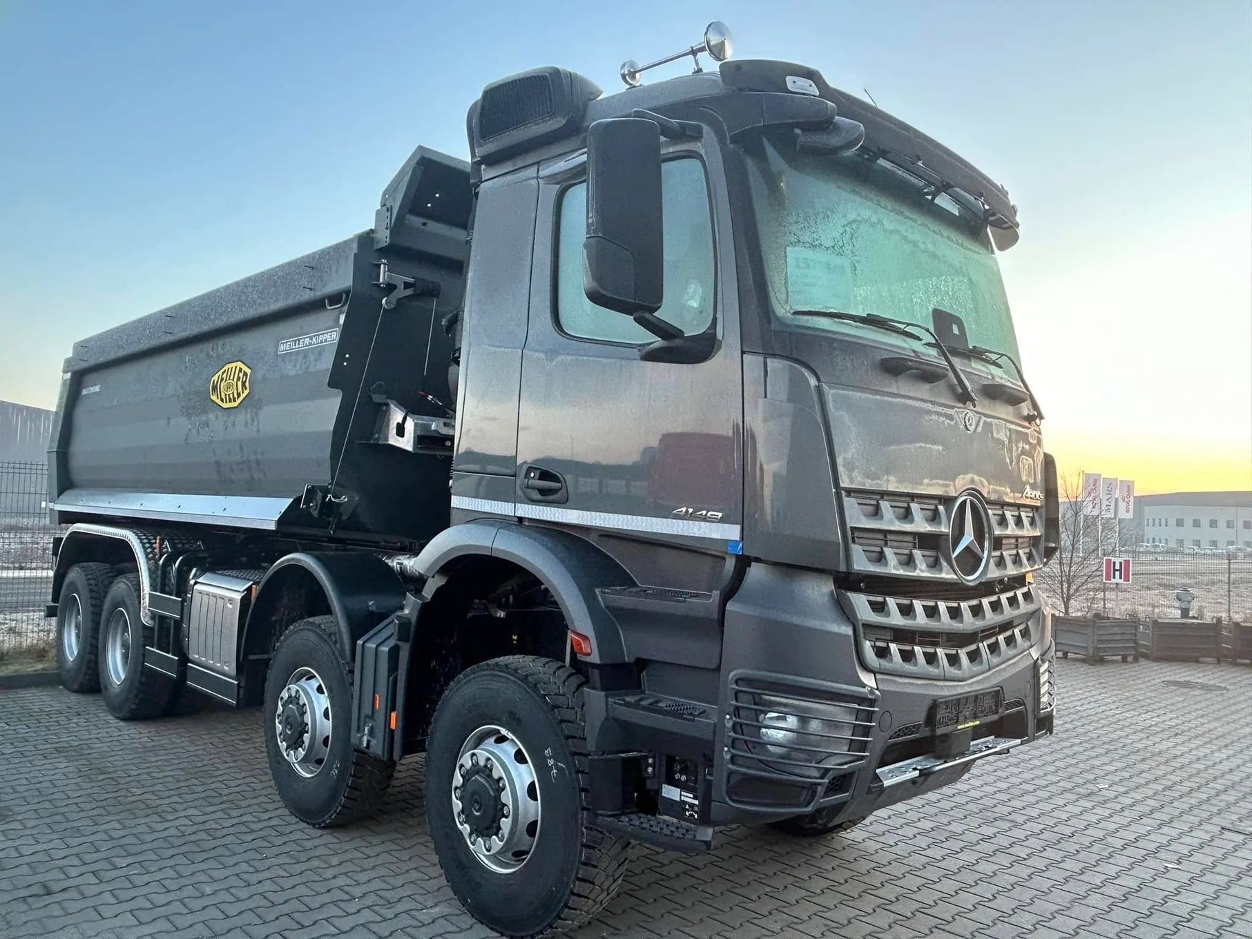 Mercedes-Benz AROCS 4148AK / 8X8 / AUTOMAT / MANUAL / 2025  Największy wybór wywrotek w Polsce EWT Ołtarzew / 8x8 / 8x6 / 8x4 /