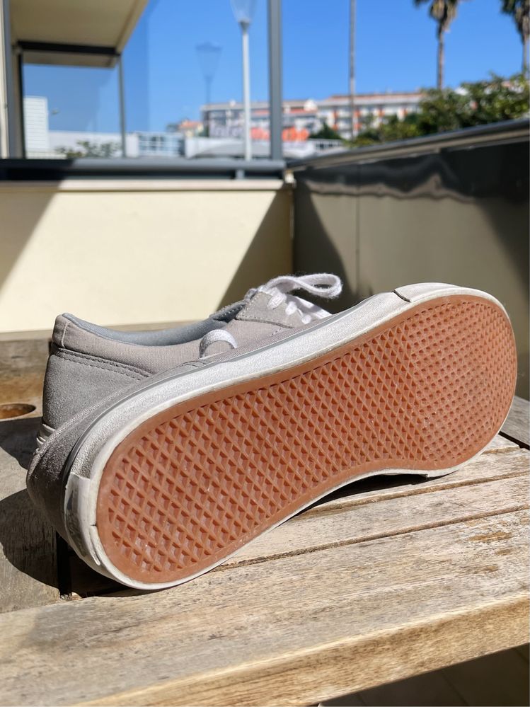 Vans Originais Cinzentas