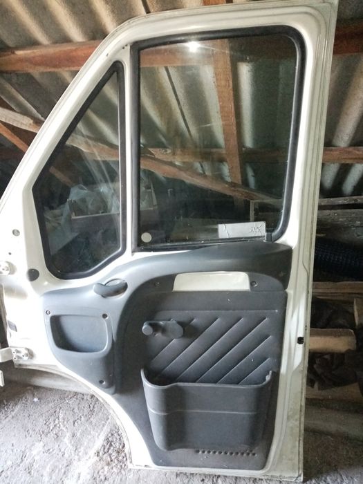 Передня дверка Пежо Боксер