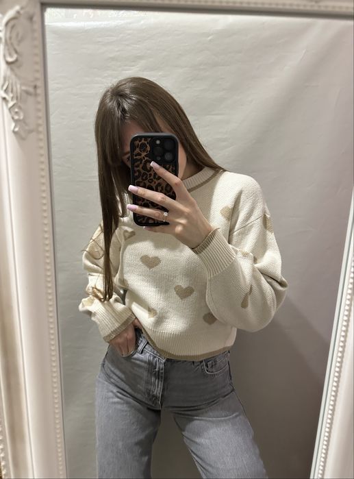 Новий жіночий светрик в сердечках розмір М