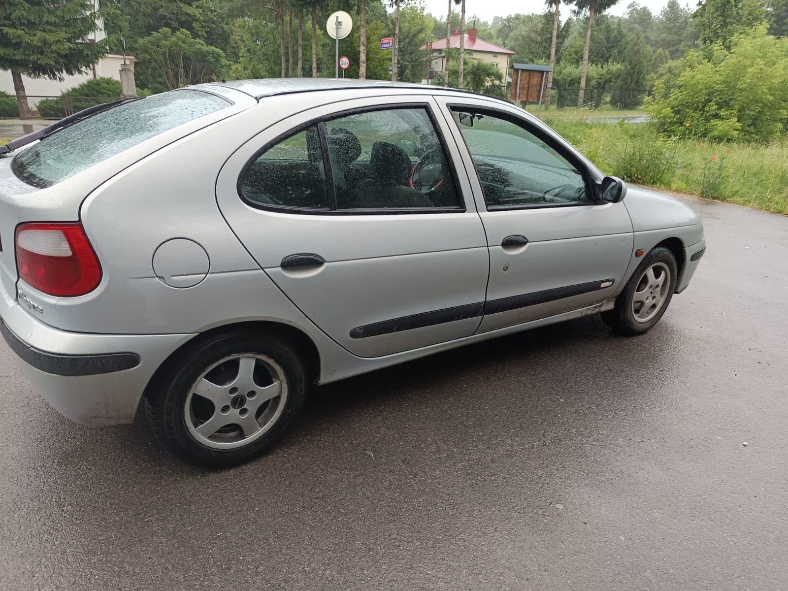 Renault Megane 1.4 benzyna 2001