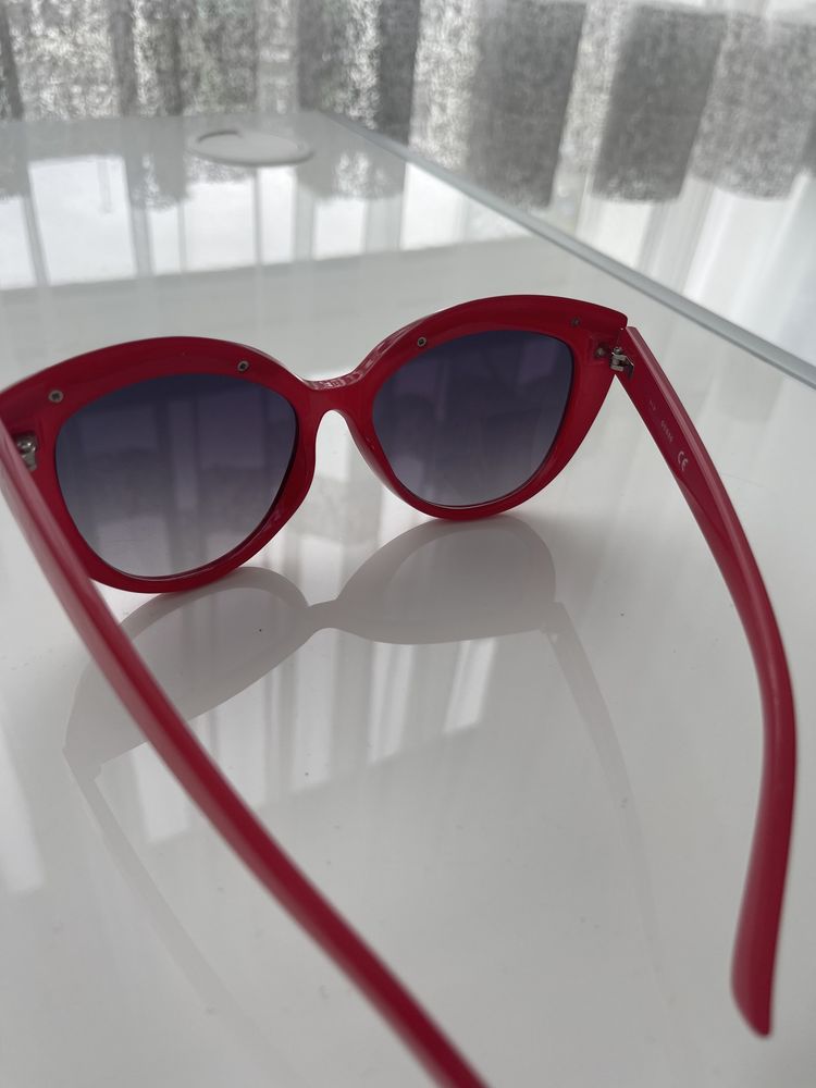 Окуляри Guess