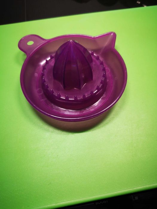 Nowa fioletowa wyciskarka do cytryny-sprzedam!