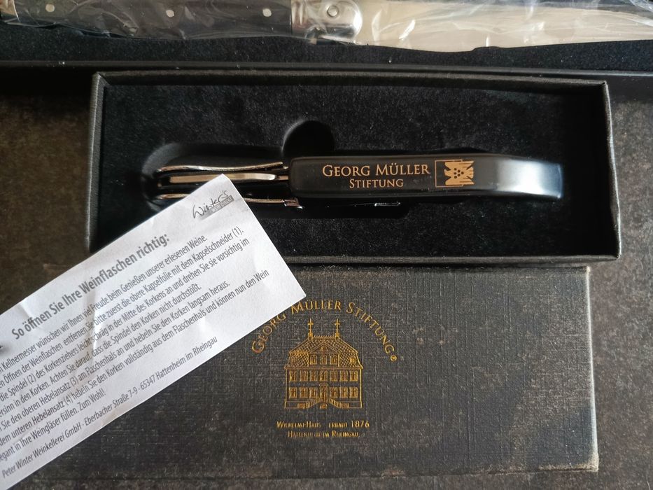 Noże do steków i otwieracz do wina