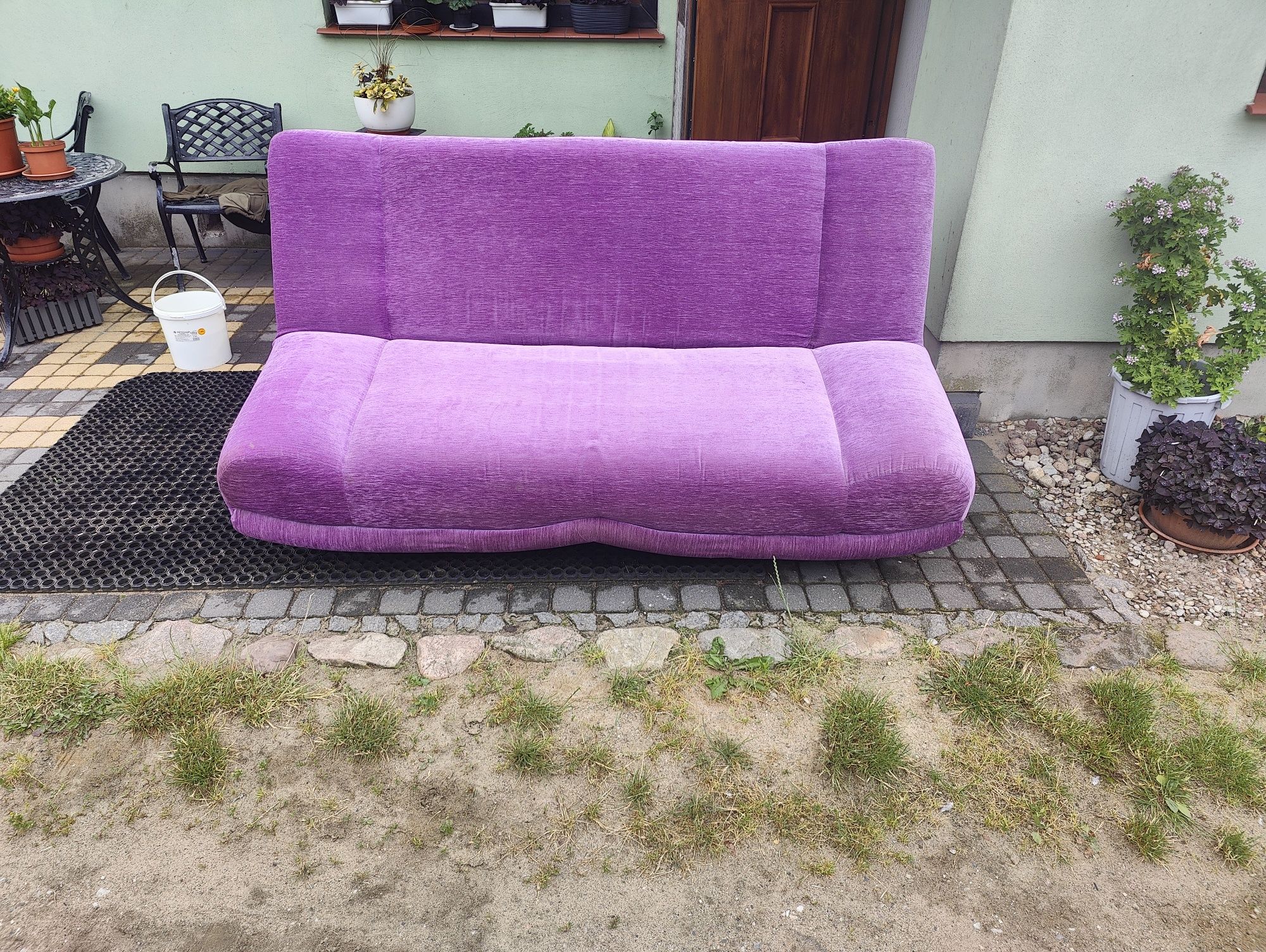 Sprzedam wersalkię kanapę