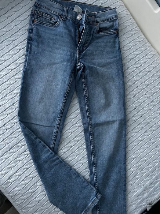 Zestaw ubrań dla chłopca rozmiar 140