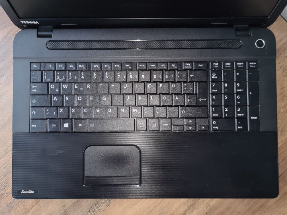 Toshiba Satellite C70D-A-11D / 17.3"