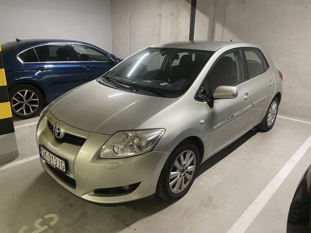 Toyota Auris 1.6 16V VVT-i 124 KM 2008 r.