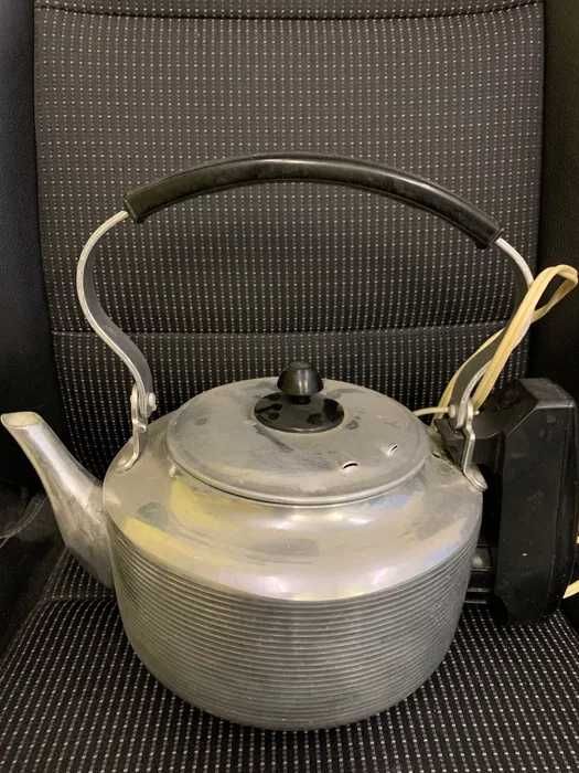 Електричний алюмінієвий чайник