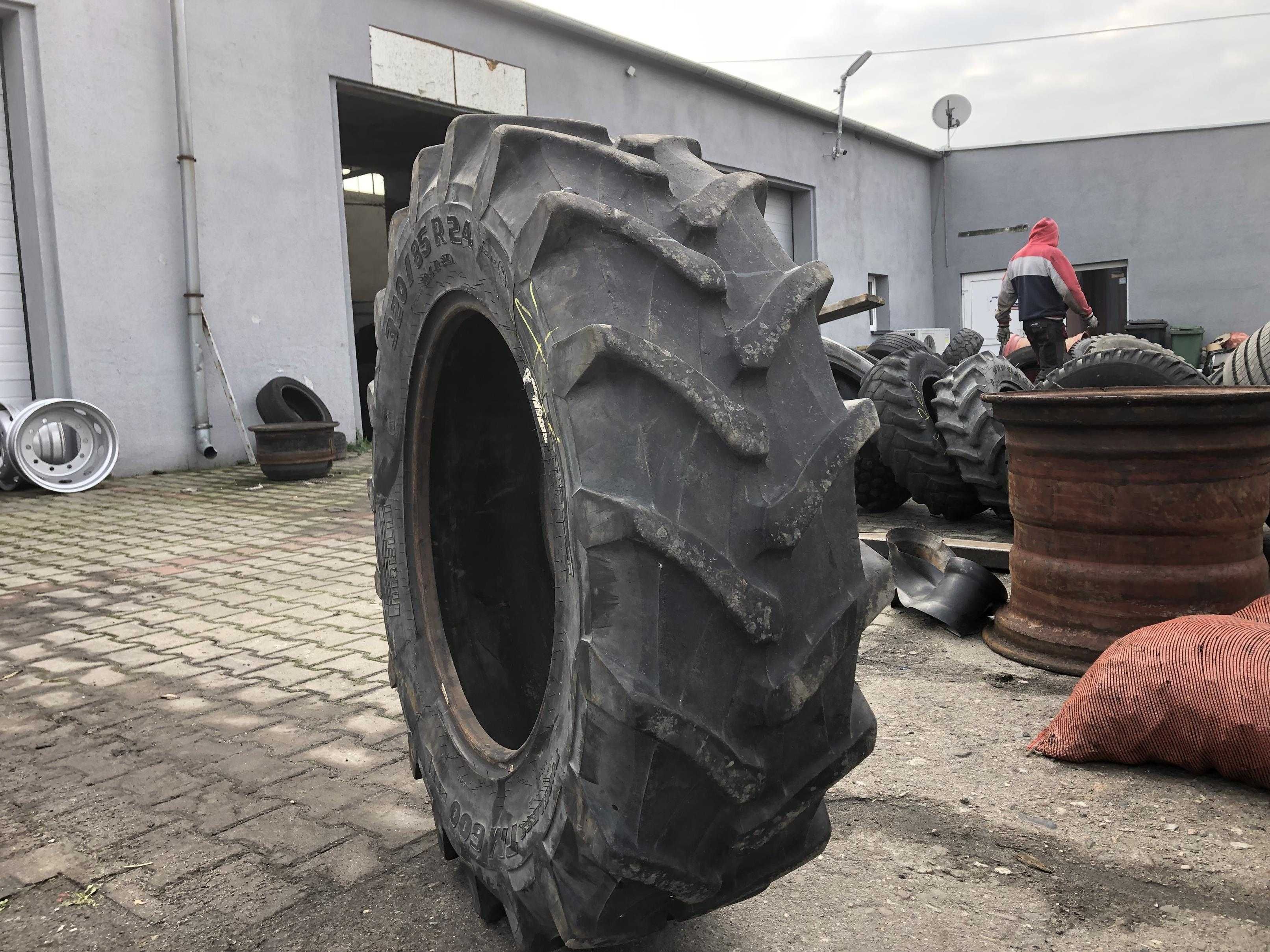 Opona Używana 320/85r24 Pirelli 50% Radial 12.4-24  Możliwa Wysyłka