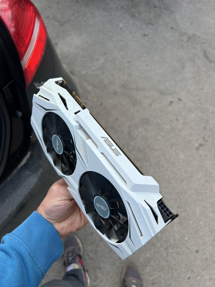 Продам відеокарту GEFORCE GTX 1070