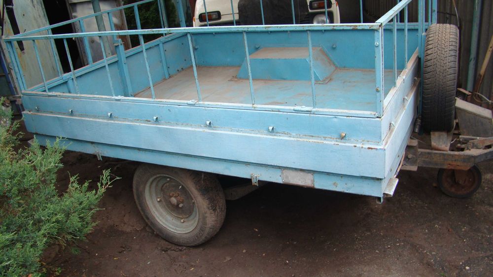 причеп ПГУ 600 у гарному стані з тормозом накату