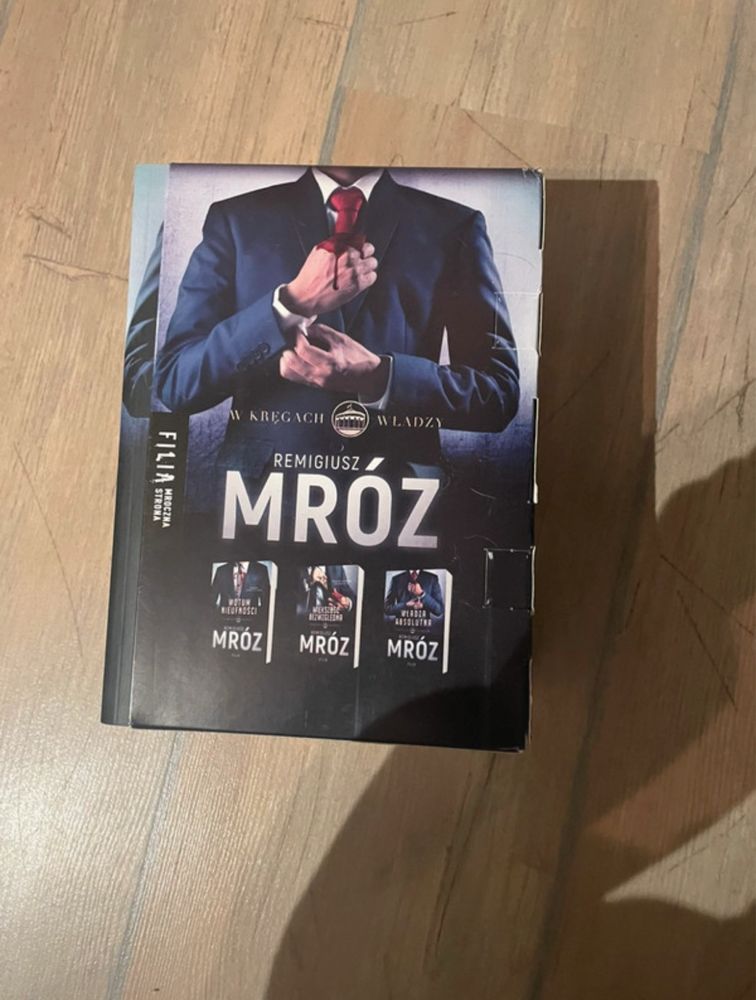Książka remigiusz mróz pilitical fiction