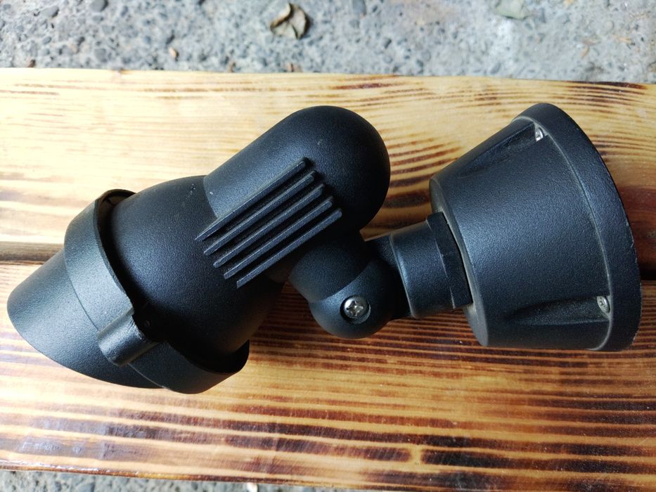 Світильник у вигляді камери відеоспостереження