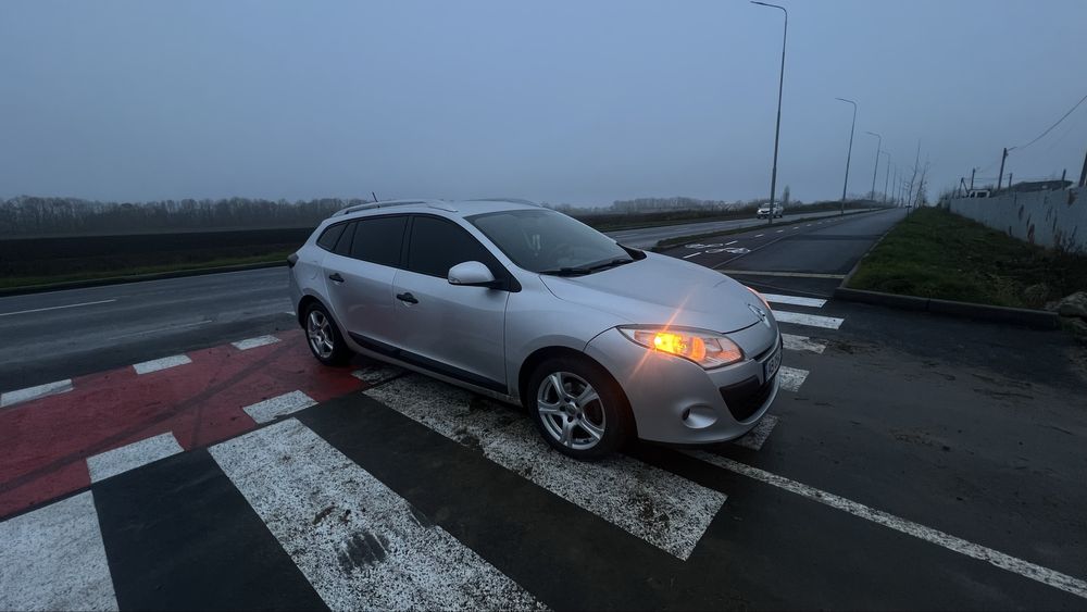 Продаю Рено Меган 3.