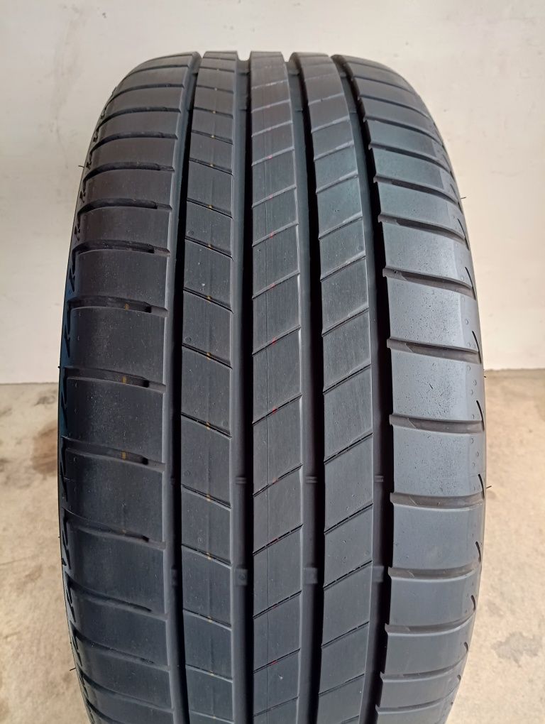 225/40/19 Bridgestone T005