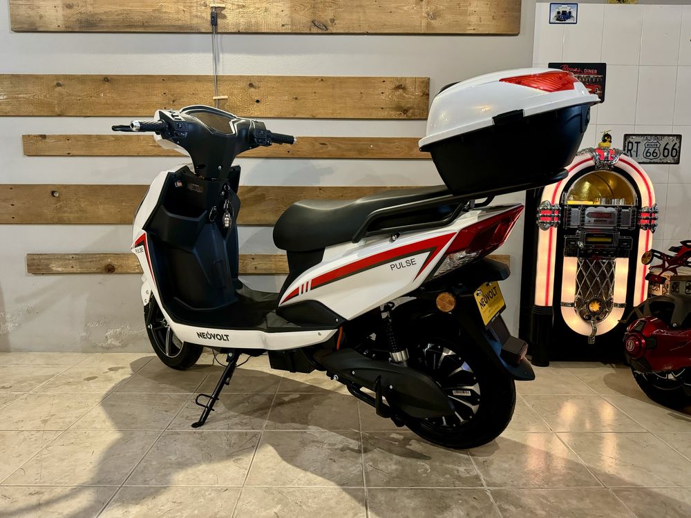 Scooter Eletrica sem carta  Neovolt Pulse 72v