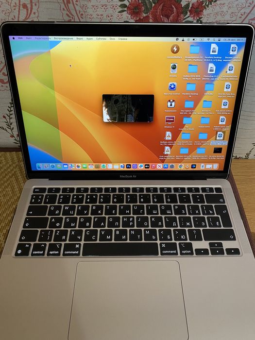 MacBook Air 13  2020 M1 ( A2337 )(по запчастям или целиком) Silver