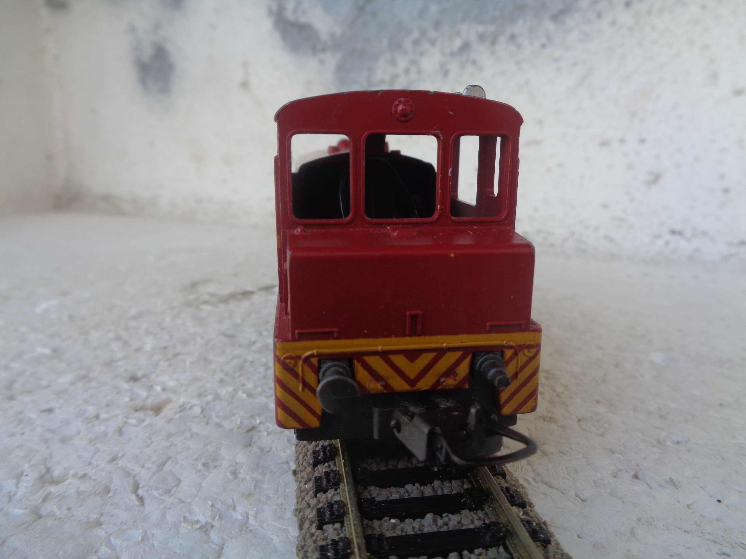 1:87 LIMA Locomotiva diesel de manobras V 332 da DB comboio