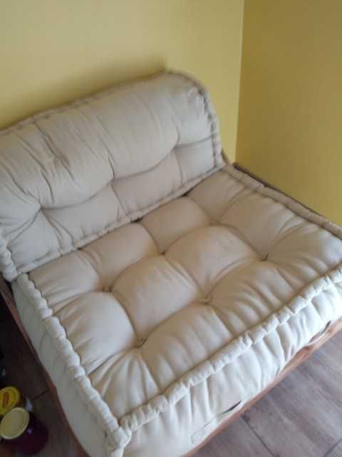 Piękna sofa siedzisko