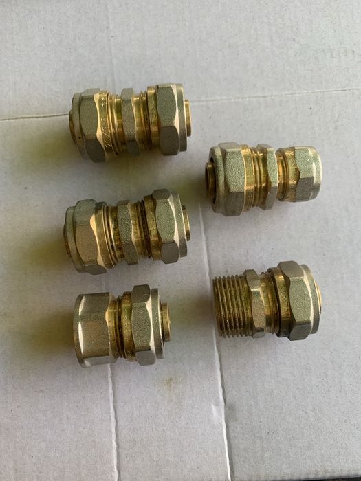 Фітінги для металопластикових труб.