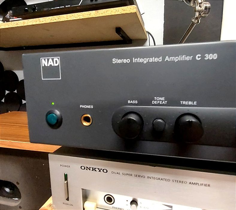Wzmacniacz NAD C300