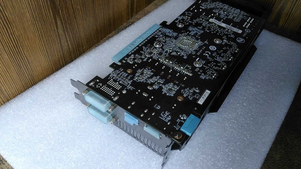 Відеокарта Gigabyte PCI-Ex Radeon R9 270X  256 Bit