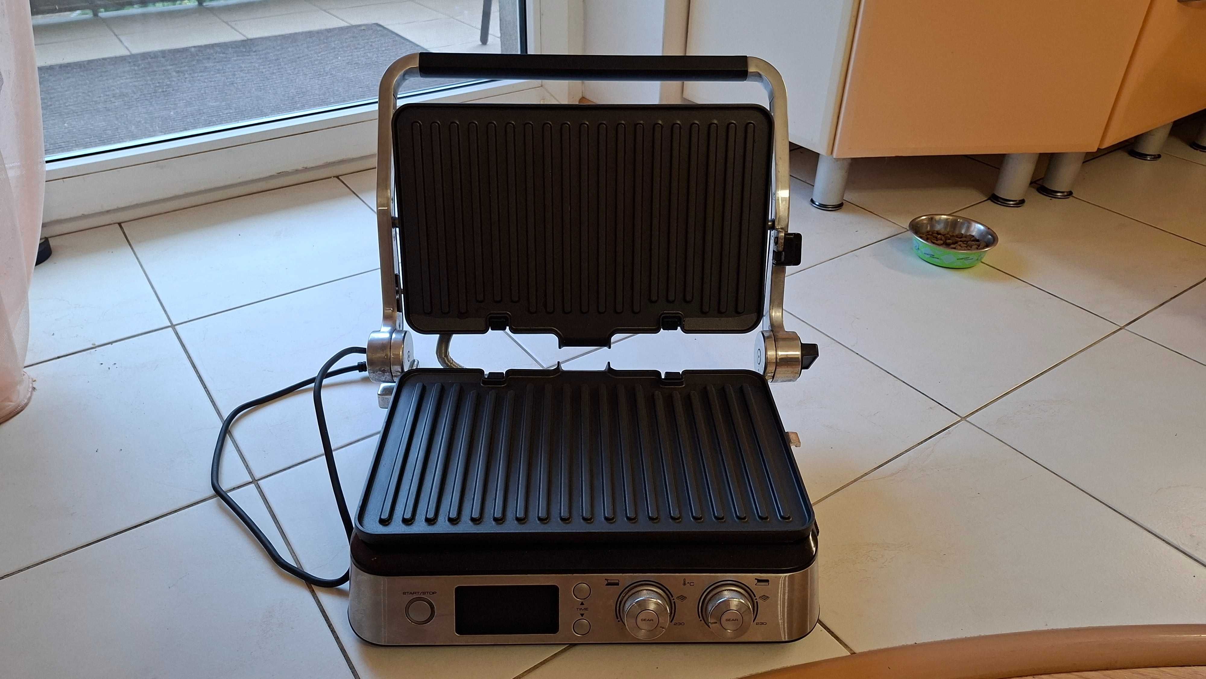 Гриль-вафельниця DeLonghi CGH 1030D
