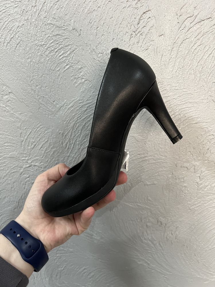 Оригінал! Туфлі Clarks Adriel Viola (22.0)
