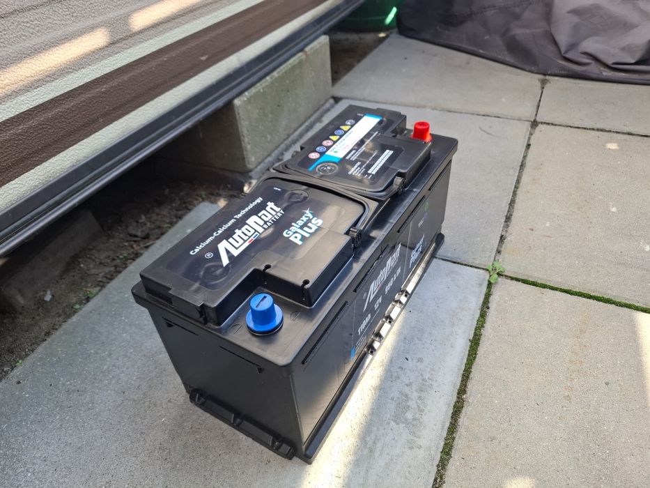 Akumulator samochodowy 12V