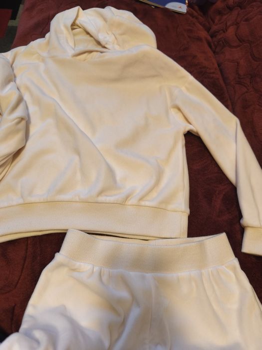 Dresy dziewczęce 146 welurowe