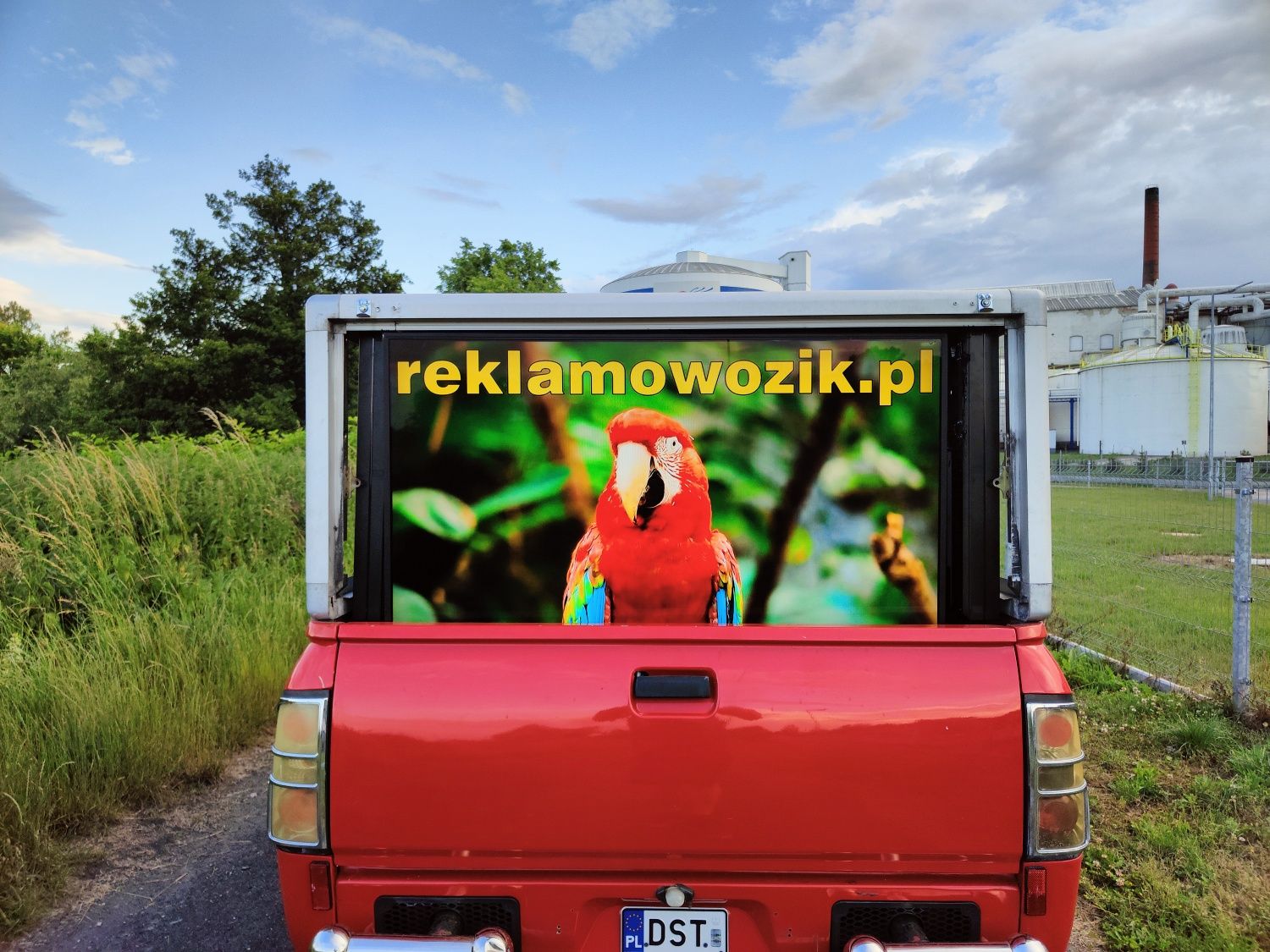 auto reklamowe DEZHOU FULU spr. z Niemiec Obraz full HD+dźwięk Zamiana