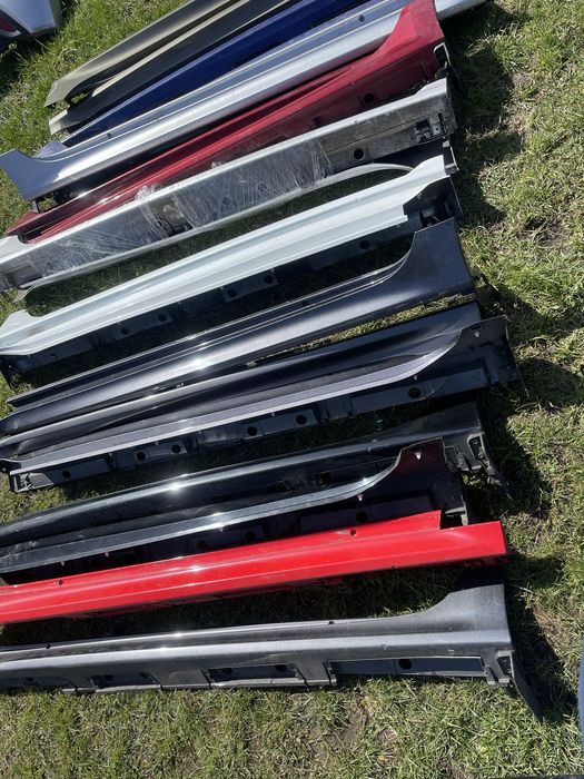 TOYOTA  YARIS  4  LISTWA  PROGOWA