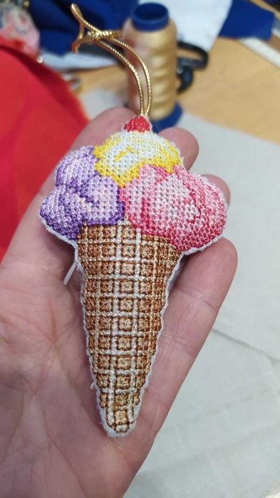 Новорічна іграшка на ялинку, ручна робота