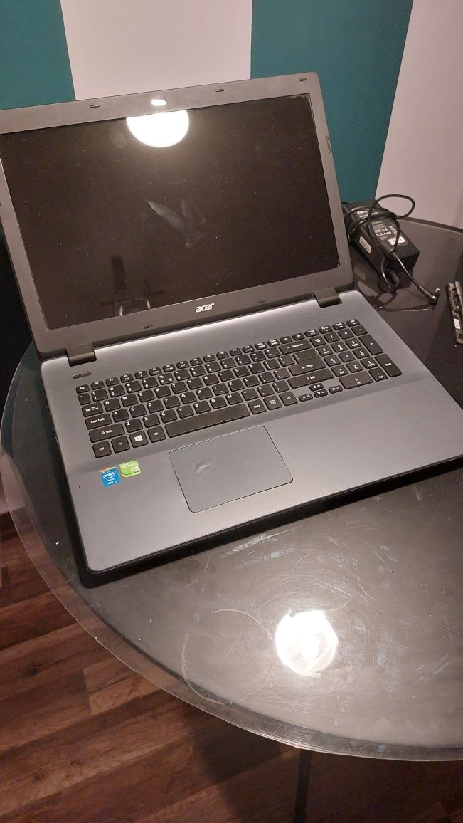 Laptop acer części e5 771.  17* i5