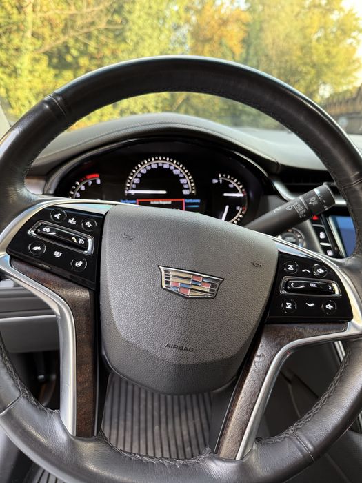 Cadillac XTS  V6  AWD  Luxury