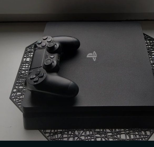 Sony PS4 PlayStation 1TB, pudełko, pad, HDMI, stan BDB