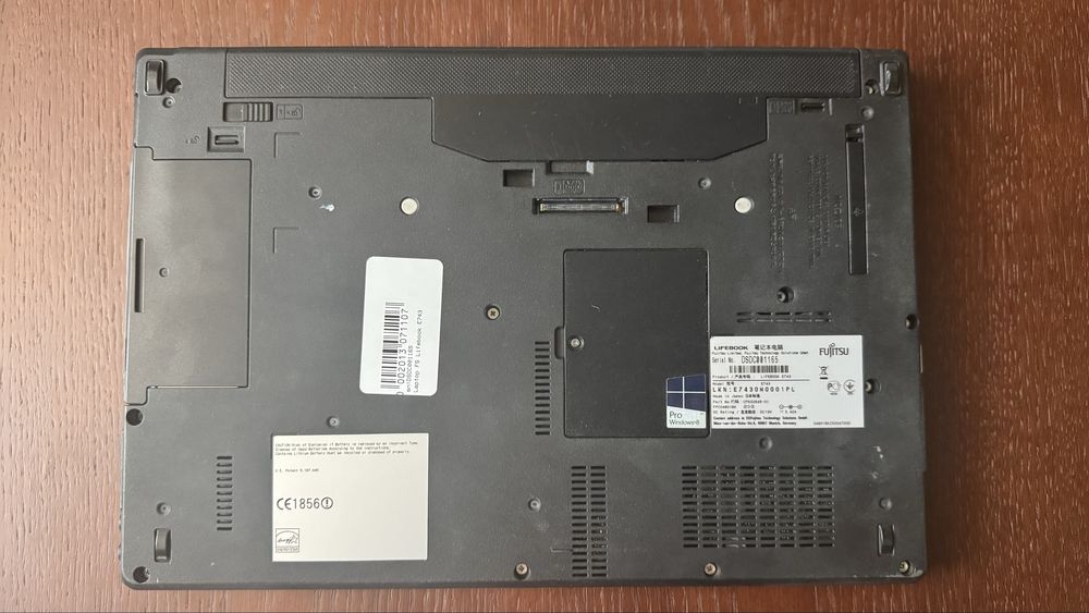 Laptop Lifebook E743 Fuhitsu i3-3220M CPU 4GB RAM 224 GB SSD