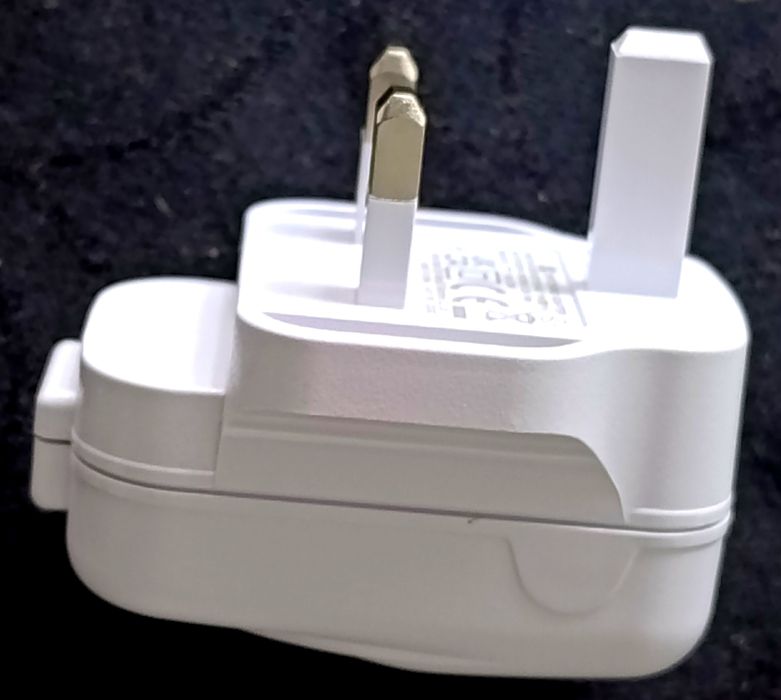 Carregador USB ficha inglesa