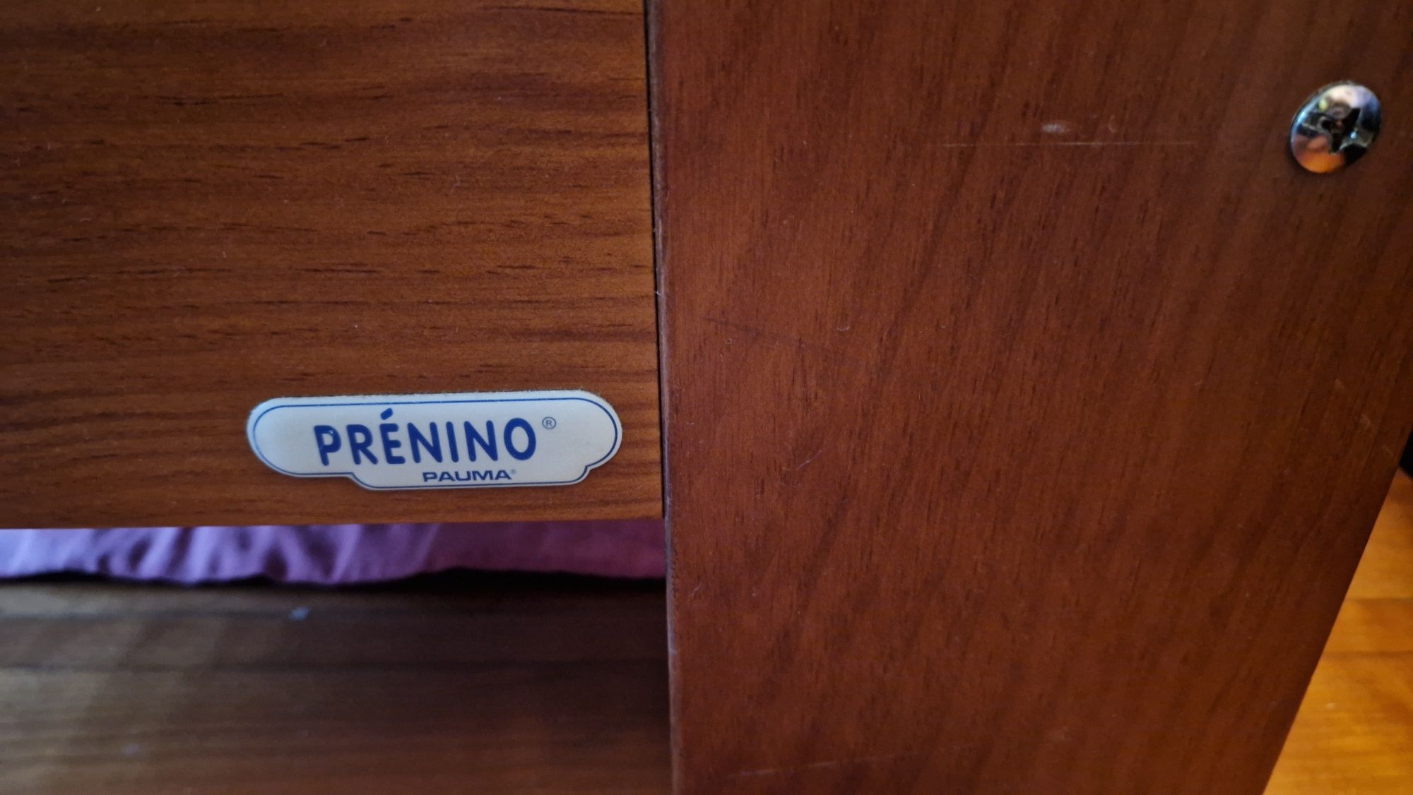 Berço em madeira marca Prenino Pauma