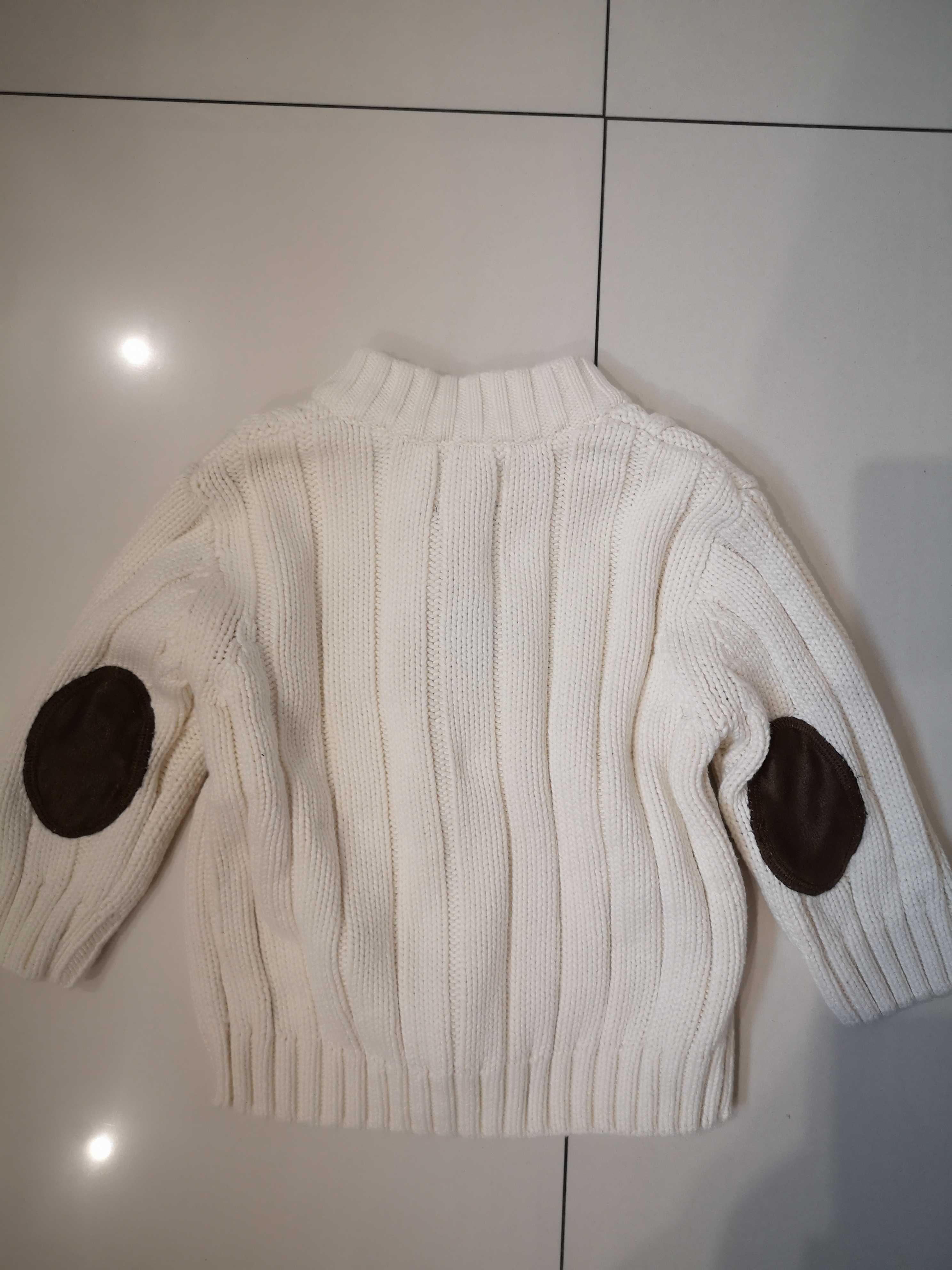 Zestaw ciepłych ubranek (swetry, bluzy polarowe, bluzka) - rozmiar 74