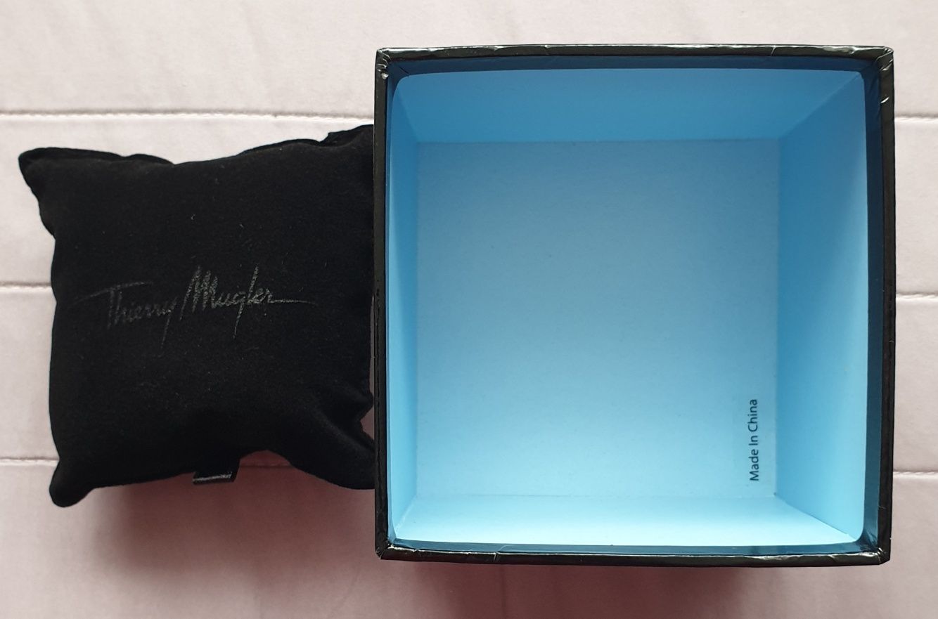 Czarne pudełko na prezent Thierry Mugler