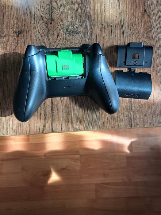 Xbox series X 1 Tb z dodatkami